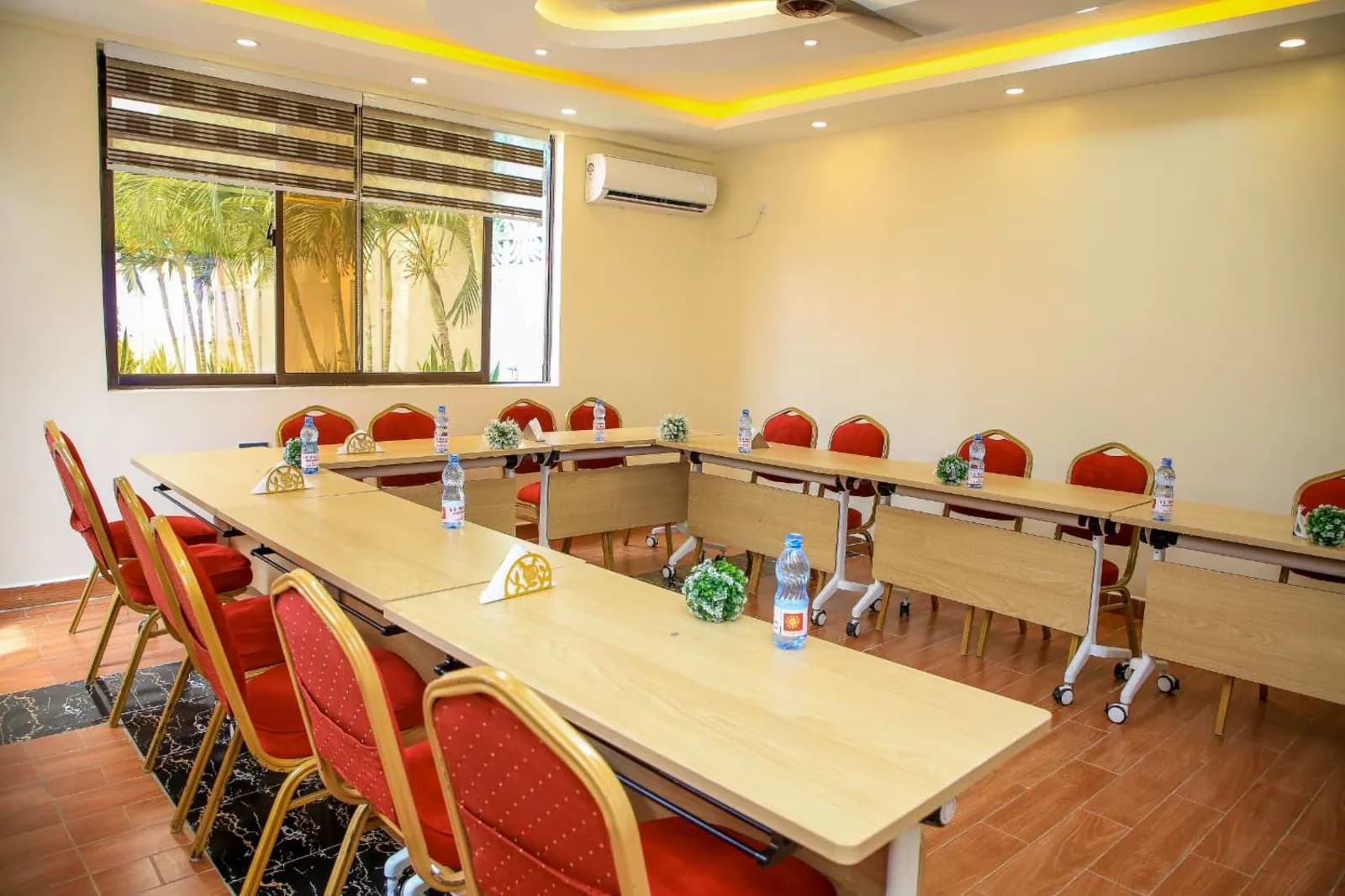 Boardroom - Photo 4