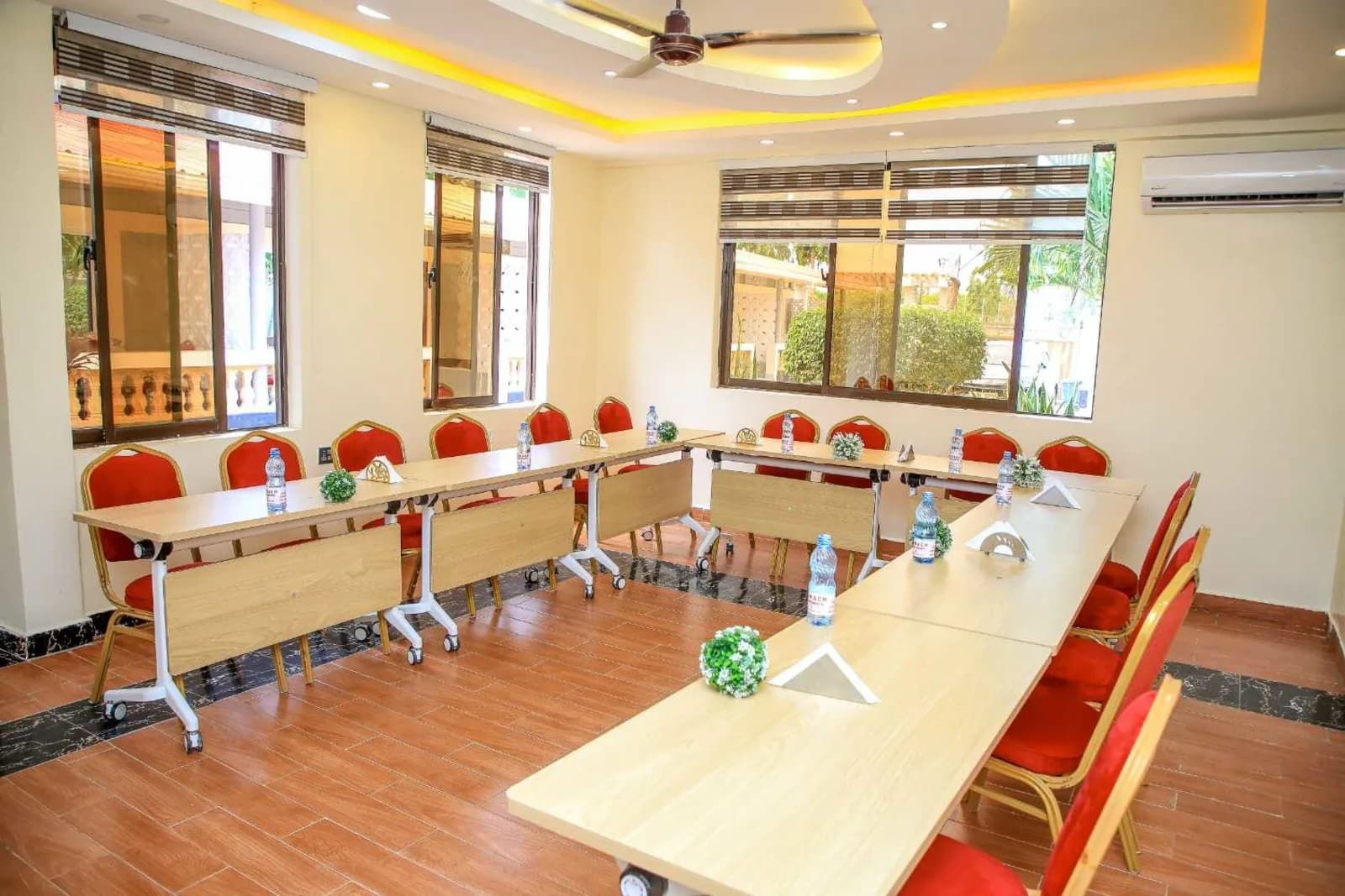 Boardroom - Photo 8
